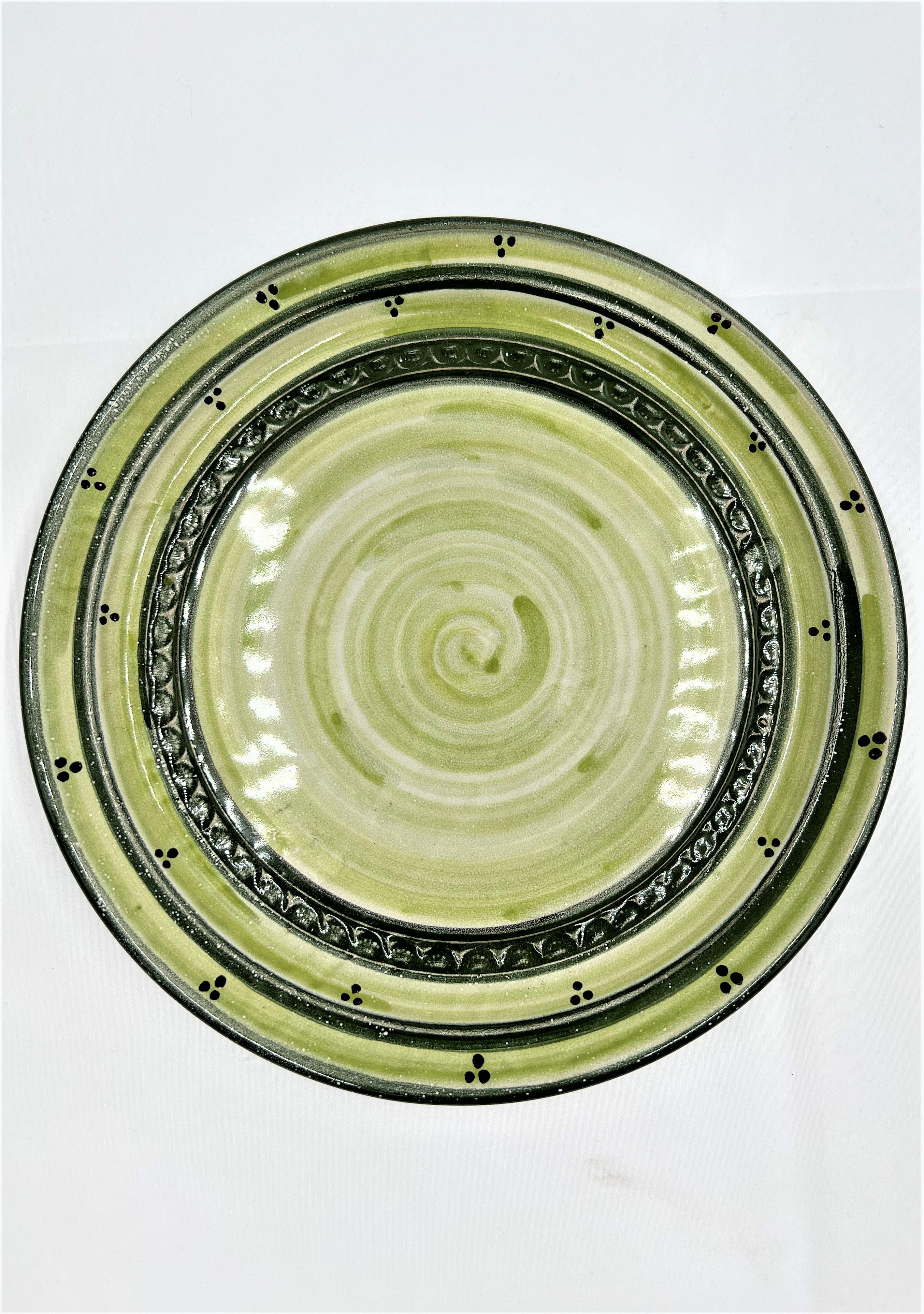 Keramikteller grün gepunktet 21,5 cm