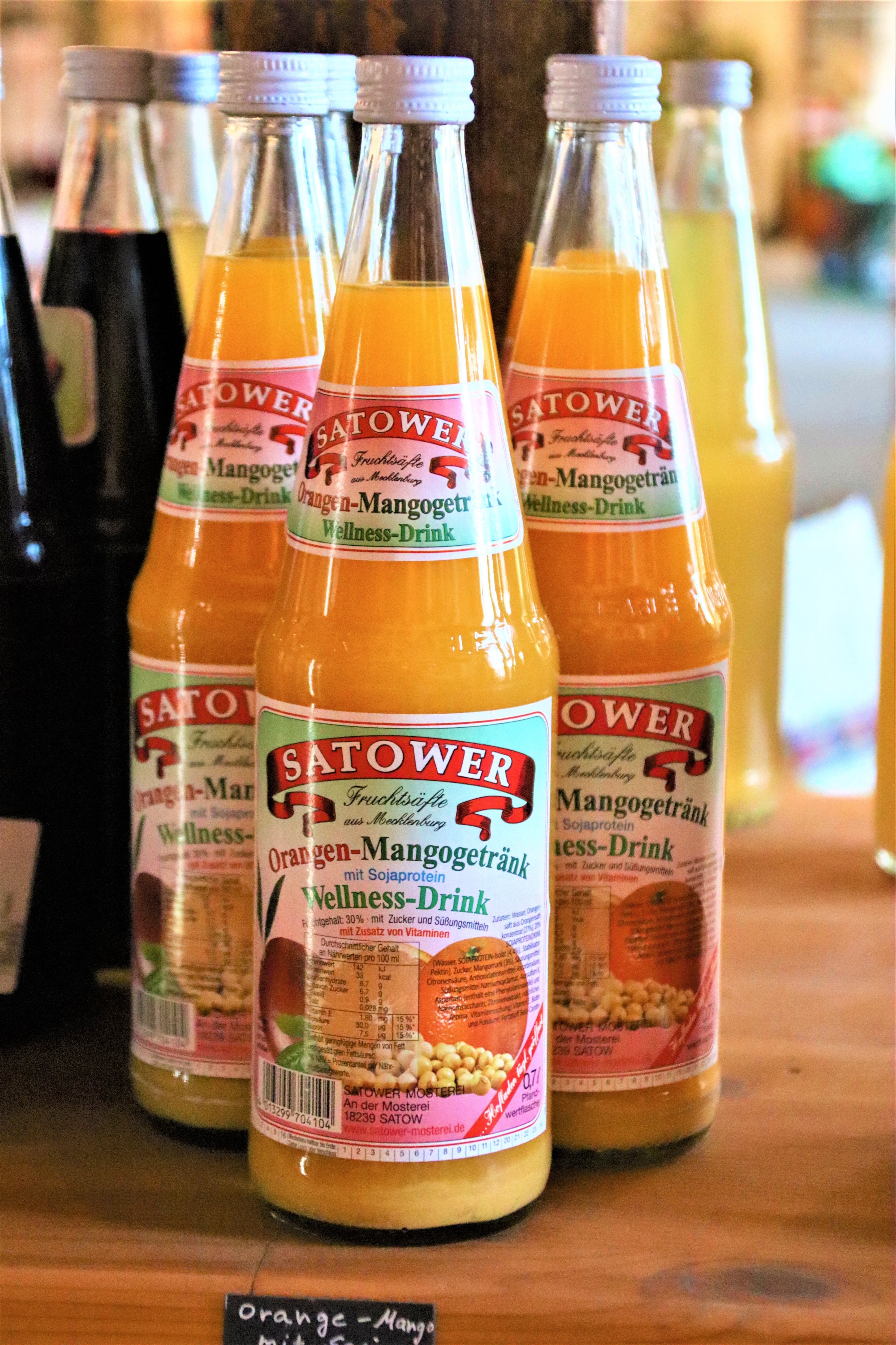 Orangen-Mangogetränk mit Sojaprotein