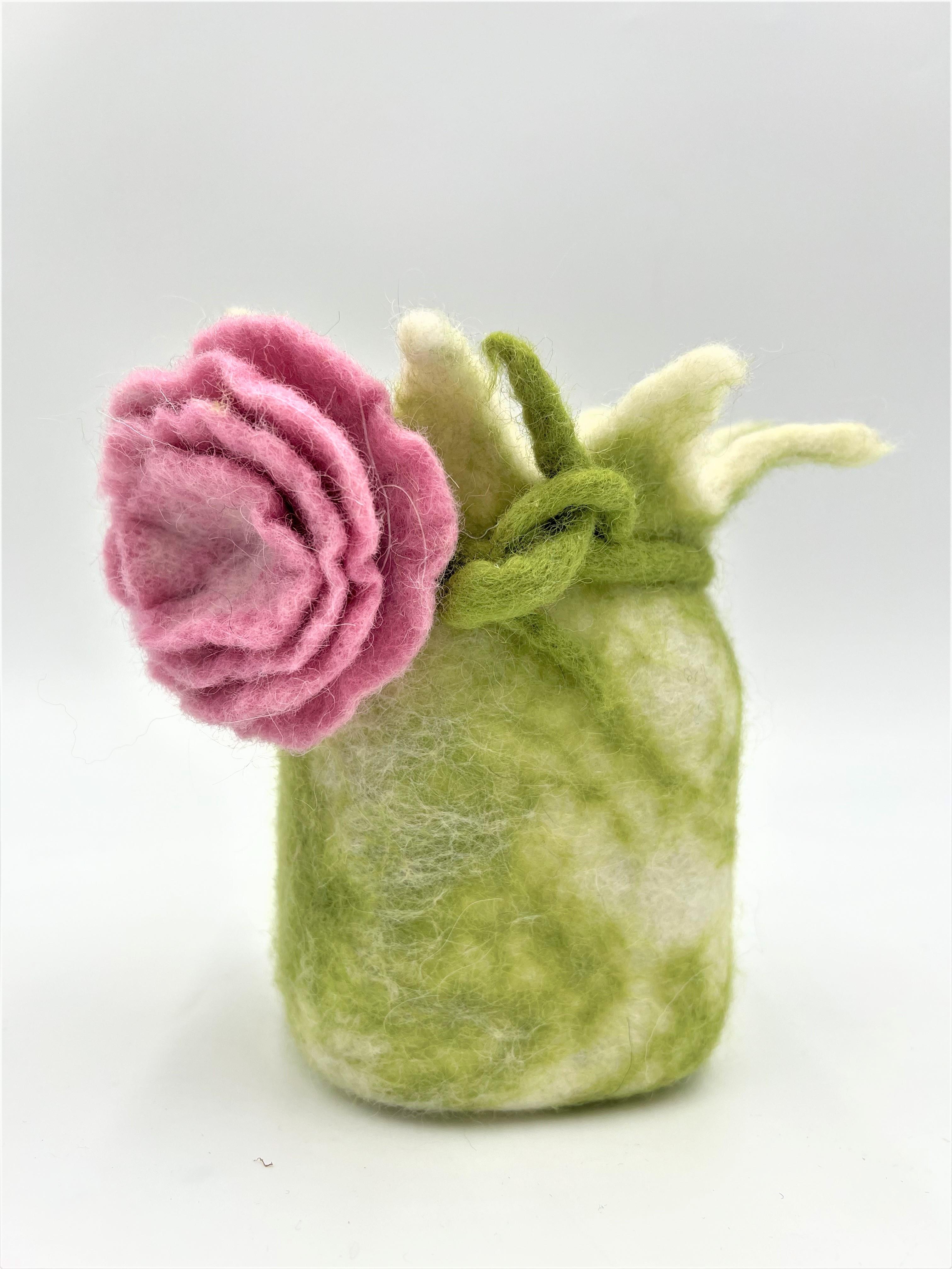 Vase aus Filz grün-weiß